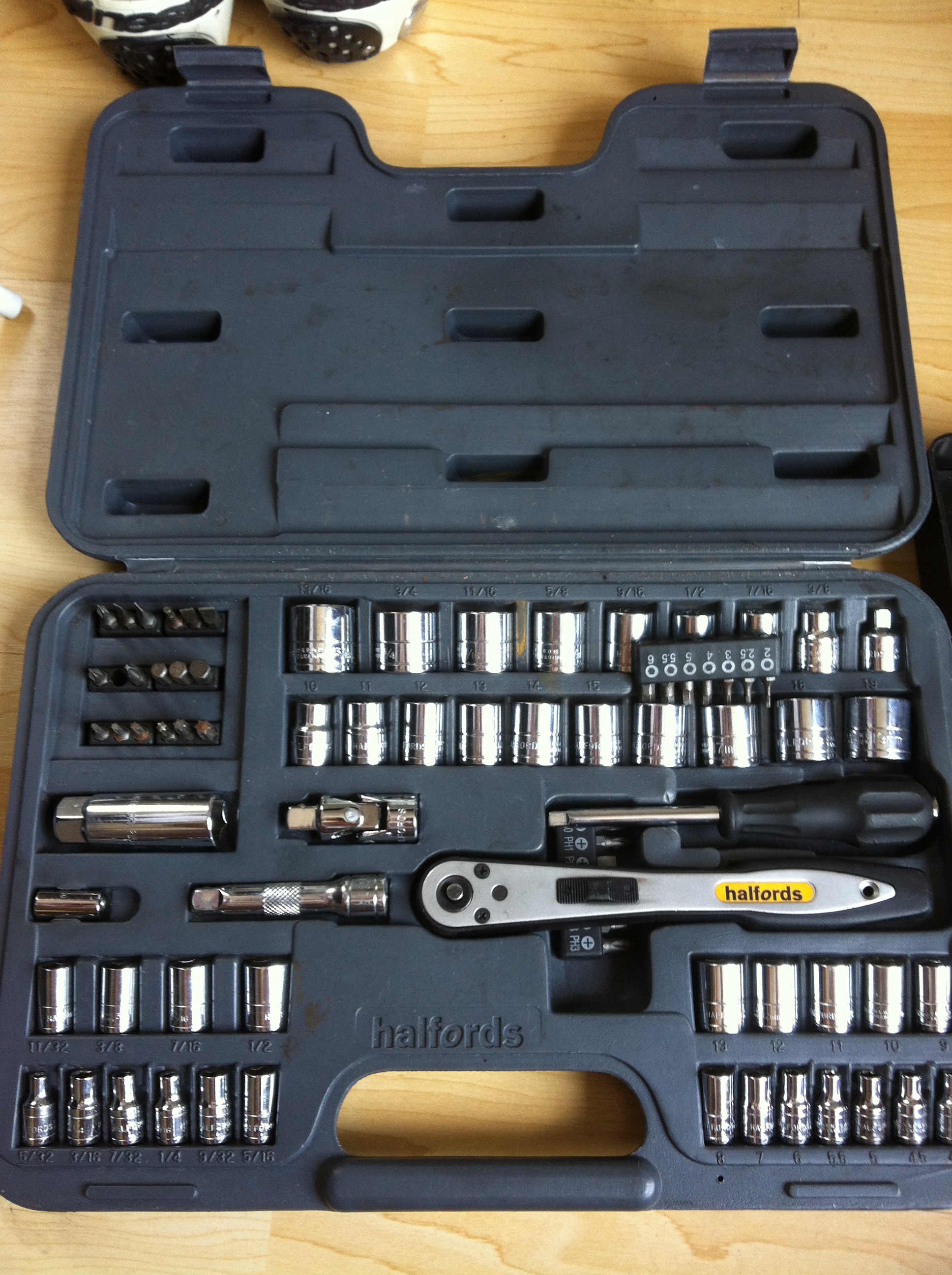 Halfords tool sets & Dainese Torque Pro Out DWP 675.cc • Triumph 675