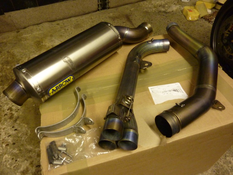 Triumph Daytona 675 ARROW チタン スリップオン マフラー です